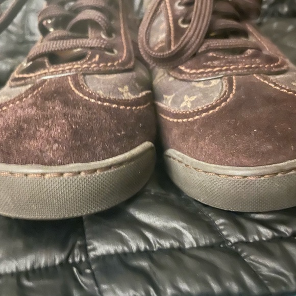 Authentic LV’s - Picture 7 of 8